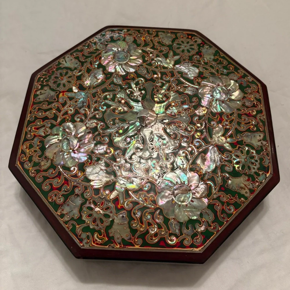 Stunning Vintage Korean Red Lacquer Octagon Mother of Pearl Jewelry Box Najeon - Picture 1 of 10